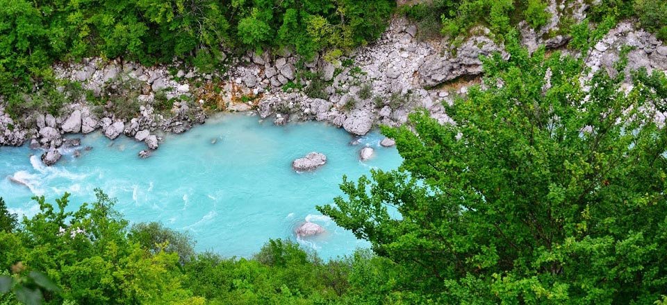 soca emerald river bovec slovenie