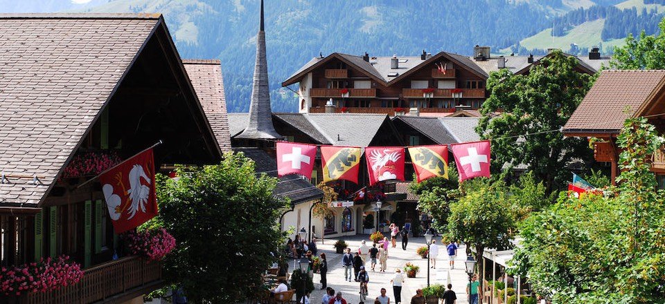 gstaad promenade berner oberland zwitserland tourismus gstaad