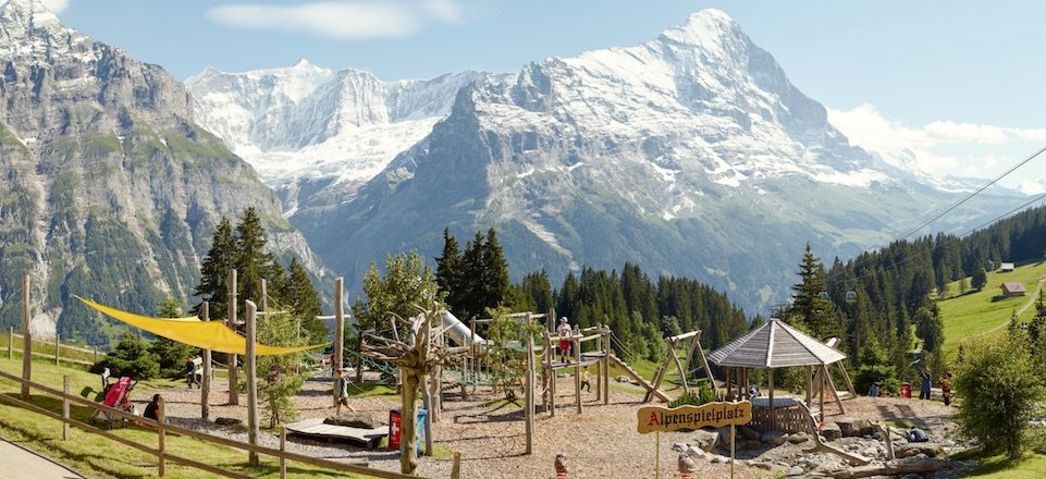 grindelwald alpenspielplatz bort kinder eiger sommer berner oberland zwitserland tourismus jungfrau